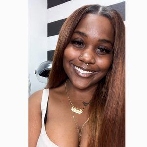 Meet your Posher, Laisha